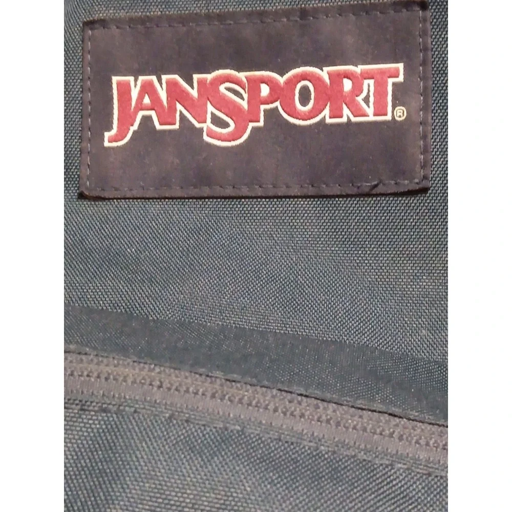 JanSport JS0A47LW Cross Town Backpack 1587 cu in 26L 17 x 12.5 x 6